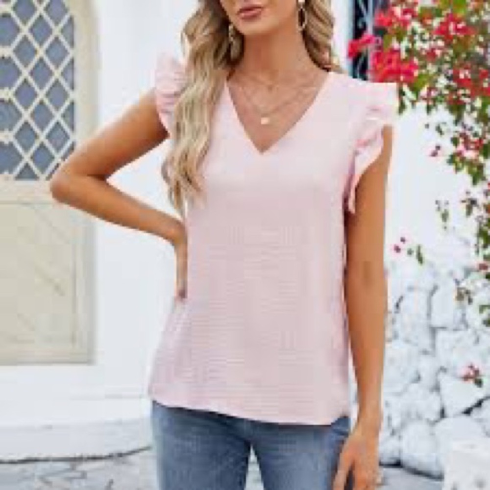 NWOT SIZE M/L Chic Ruffle Sleeve Blouse in Soft Pink